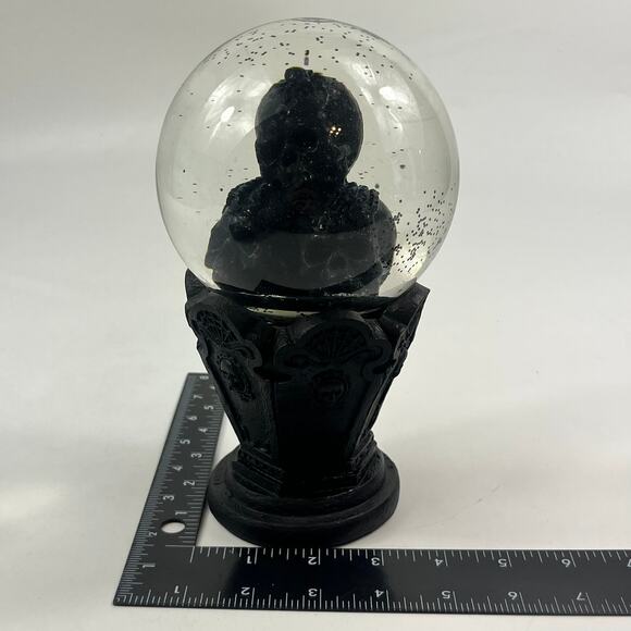 Gothic Skull Bust Musical Waterglobe Black Pedestal Halloween Decor 7.5 In - Picture 11 of 12